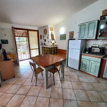 Tatil Evi Casa Pepe, Confortevole Con Giardino A 2 Min Dal Mare *