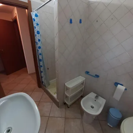 Casa Pepe, Confortevole Con Giardino A 2 Min Dal Mare