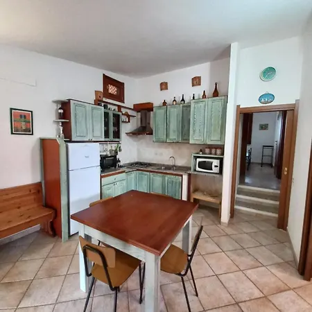Casa Pepe, Confortevole Con Giardino A 2 Min Dal Mare Tatil Evi *